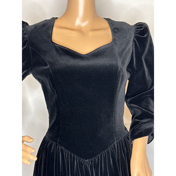 1980s Laura Ashley Black Velvet Puff Sleeve Midi Open Back with Bow Dress small - Picture 11 of 14